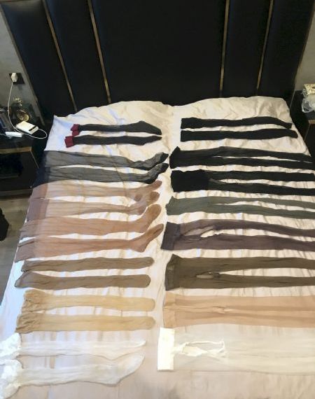 扒开黑女人的p大荫蒂
